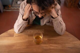 Domowe sposoby na obrzydzenie alkoholu: Mity i fakty